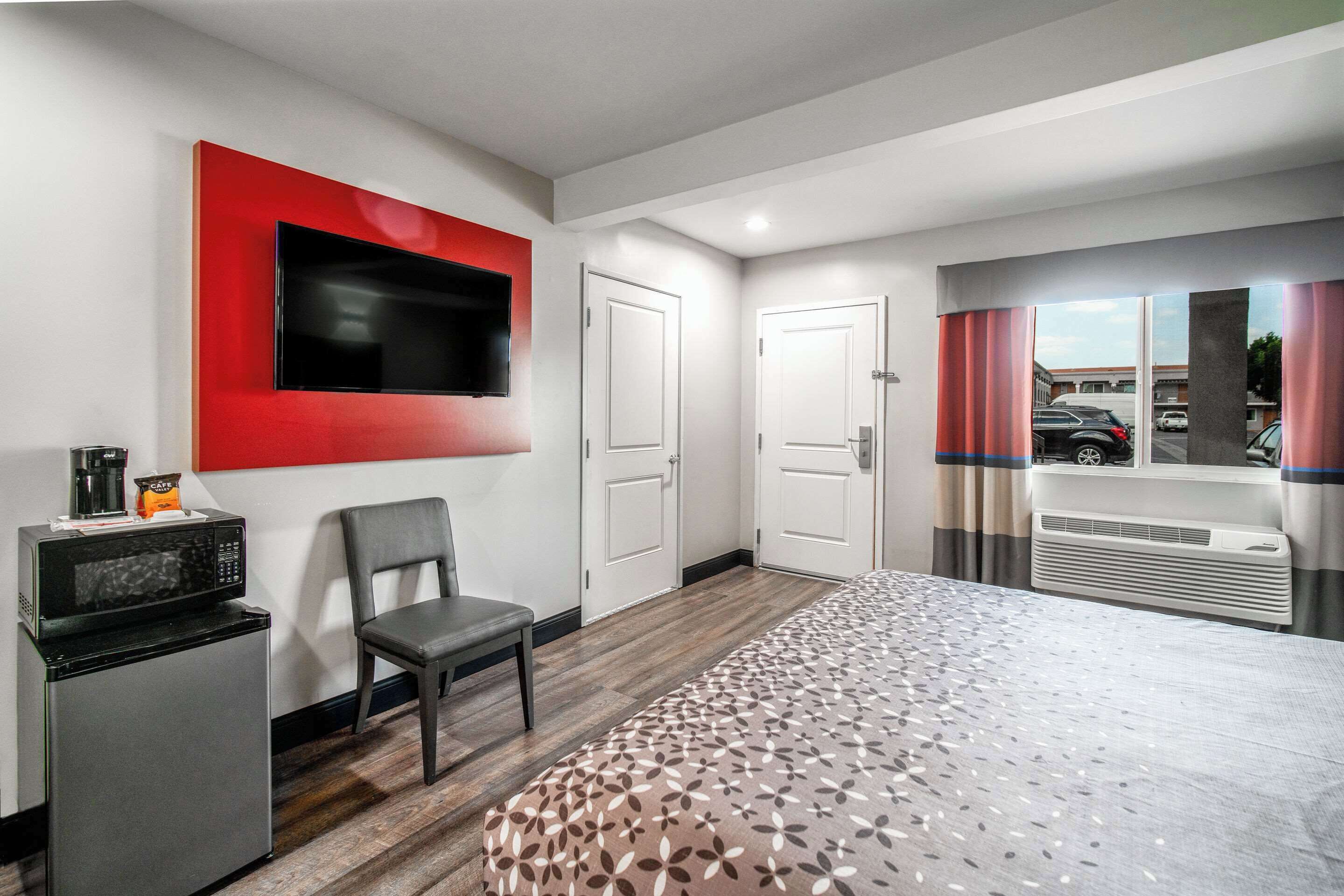 room, 1 king bed, accessible, non smoking | free wifi, bed sheets