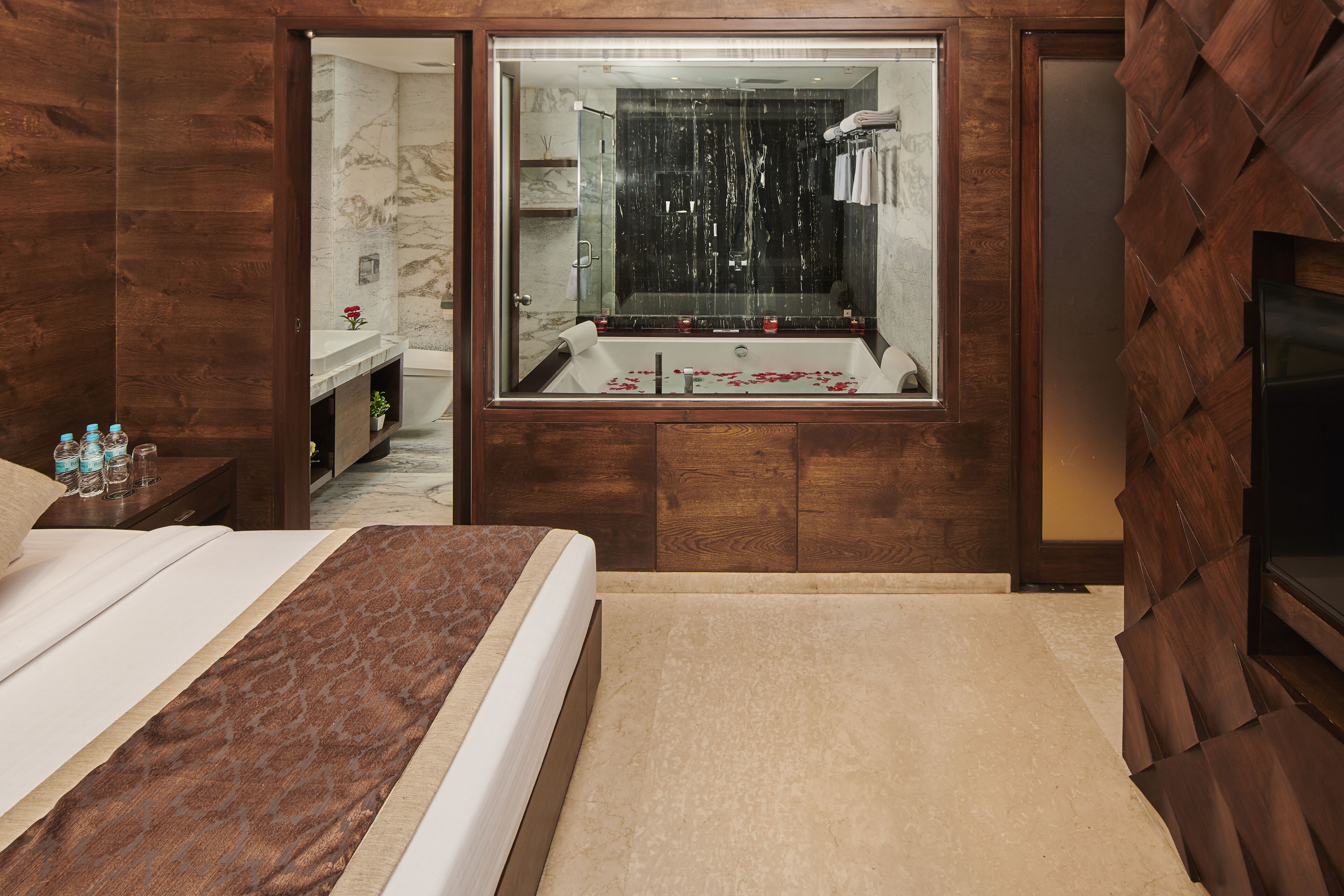 Photo - Goldfinch Hotel Mumbai