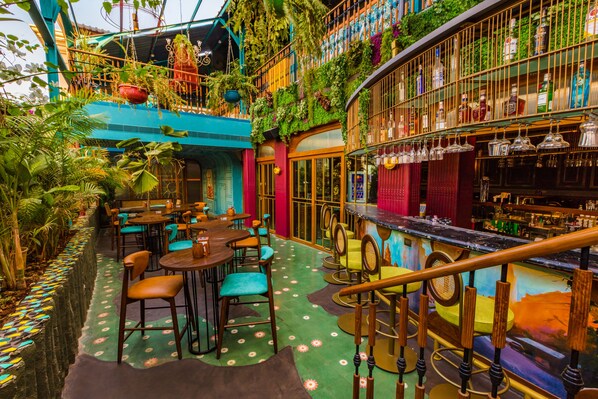 Bar (on property) - Goldfinch Hotel Mumbai (Mumbai)