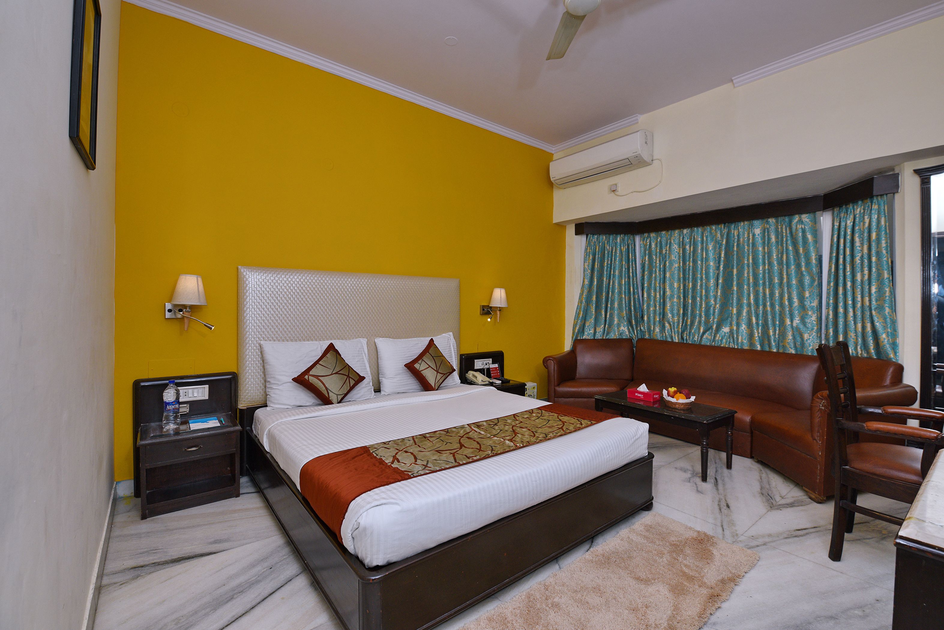 Premier Room, 1 Double Bed | Premium bedding, in-room safe, blackout drapes, soundproofing