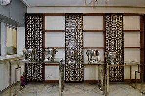 Daily cooked-to-order breakfast (INR 250 per person) - The Beaufort Inn (New Delhi)