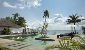 Outdoor pool - Deshadan Backwater Resort (Cherthala)