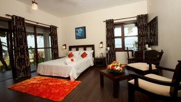 In-room safe, desk, iron/ironing board, free WiFi