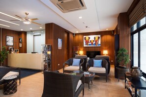 Lobby sitting area -  iCheck inn Gems Center Silom (Bangkok)