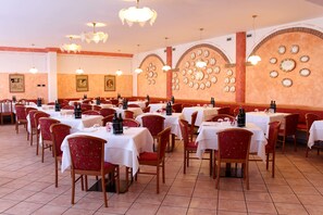 Daily buffet breakfast (EUR 10 per person)