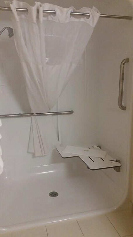 Days Inn Suites by Wyndham Winnipeg Airport Manitoba - Image 21