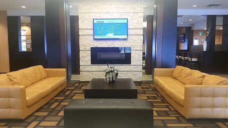Days Inn Suites by Wyndham Winnipeg Airport Manitoba - Image 13