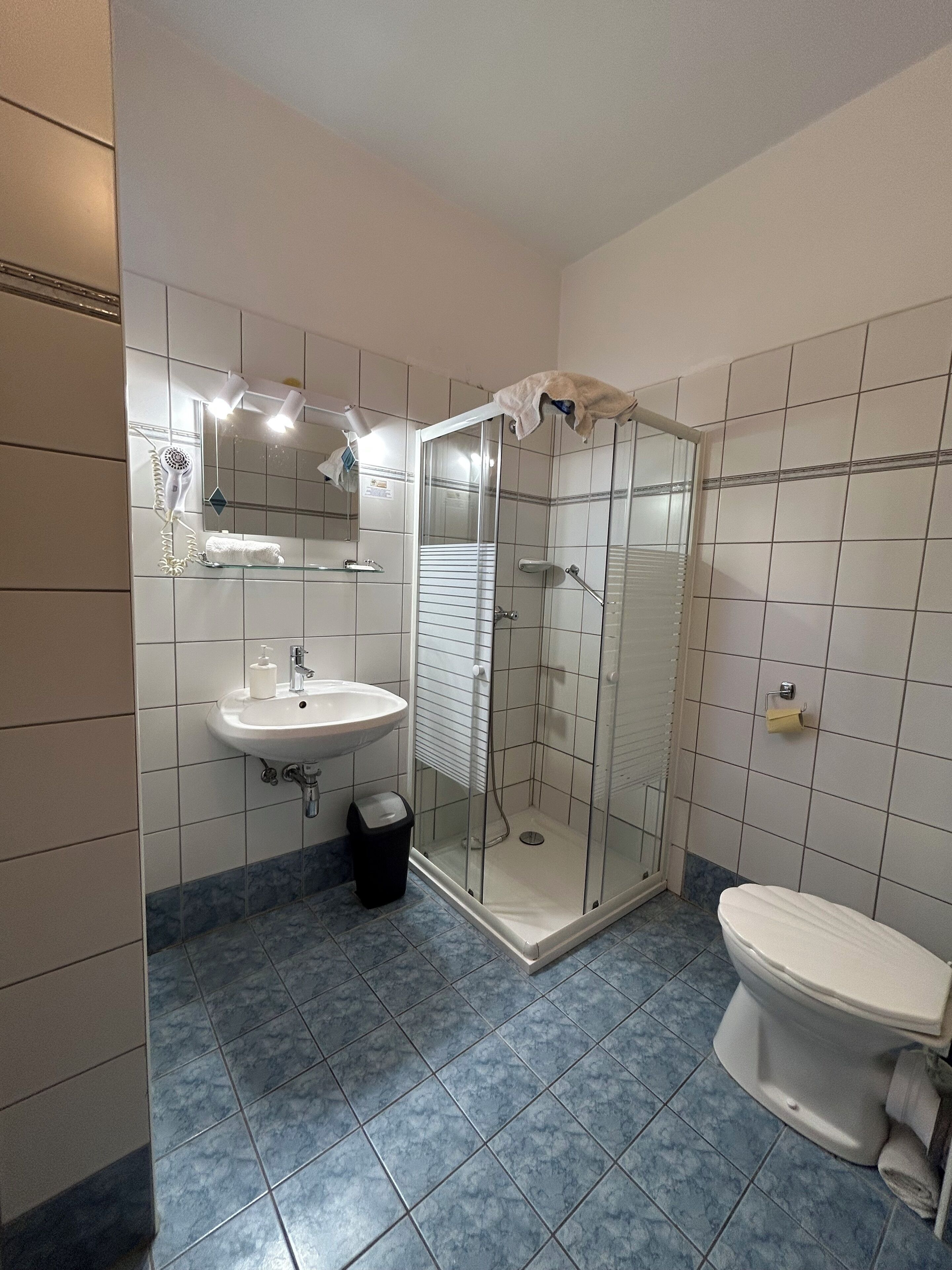 double or twin room | bathroom | towels