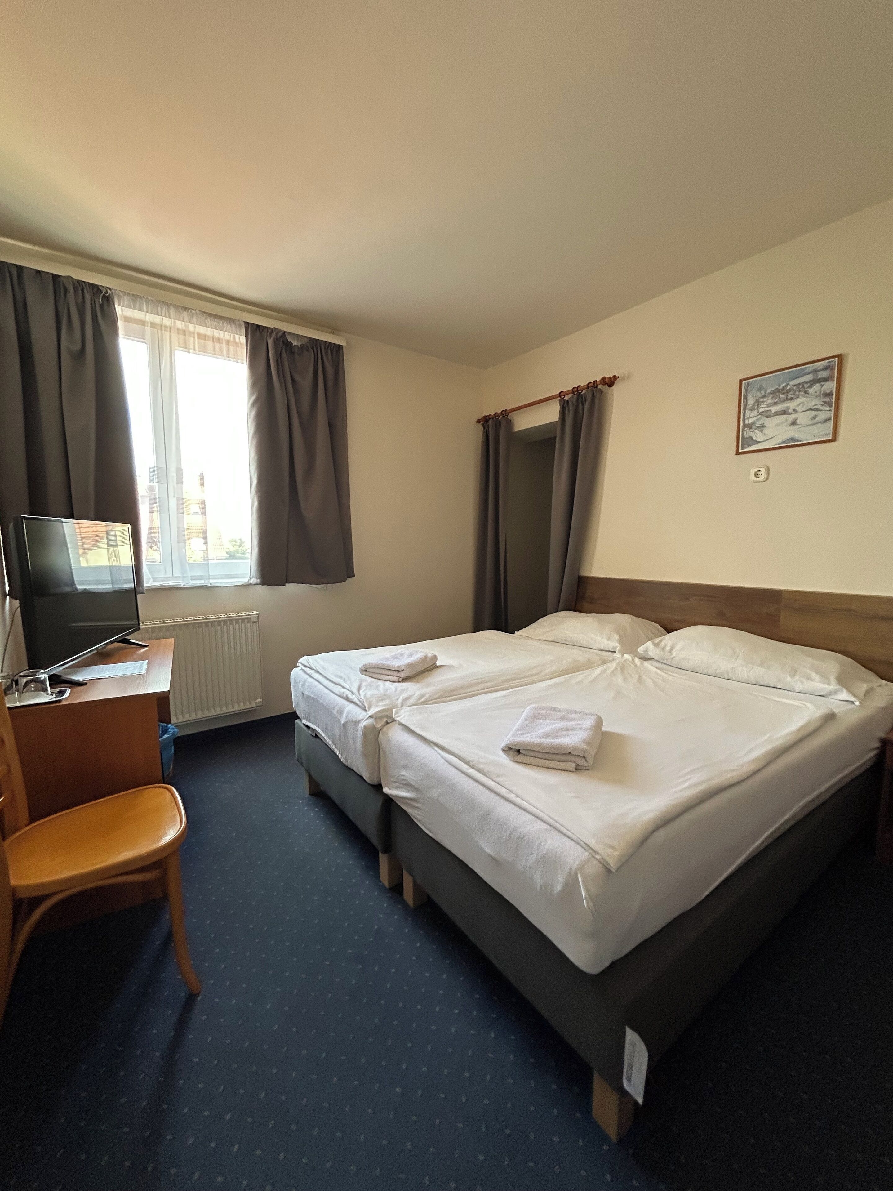 family room for  2 adults and 1 child | in-room safe, free wifi, bed sheets