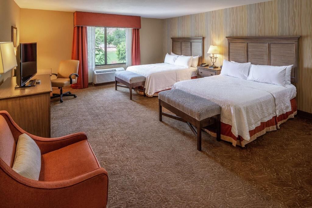 In-room safe, iron/ironing board, free WiFi, bed sheets