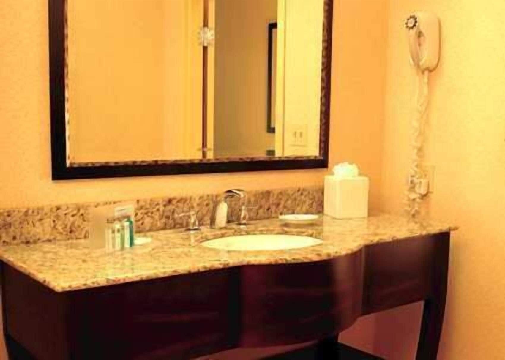 Bathroom | Hair dryer, towels