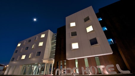 Deluxe Room, 2 Twin Beds | Exterior