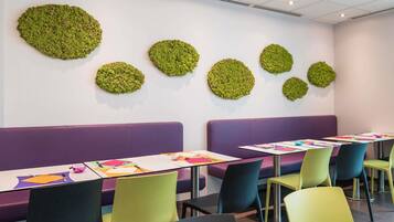 Petit déjeuner servi en supplément