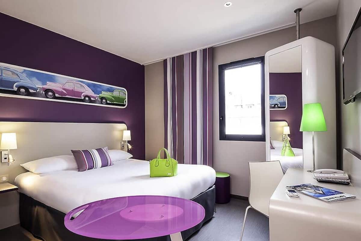 Standardzimmer, 1 Doppelbett | Pillowtop-Betten, Schreibtisch, laptopgeeigneter Arbeitsplatz