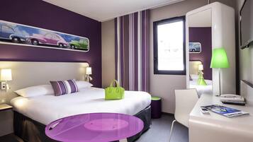 Standard-huone, 1 parisÀnky | Pillowtop-patjalliset sÀngyt, työpöytÀ