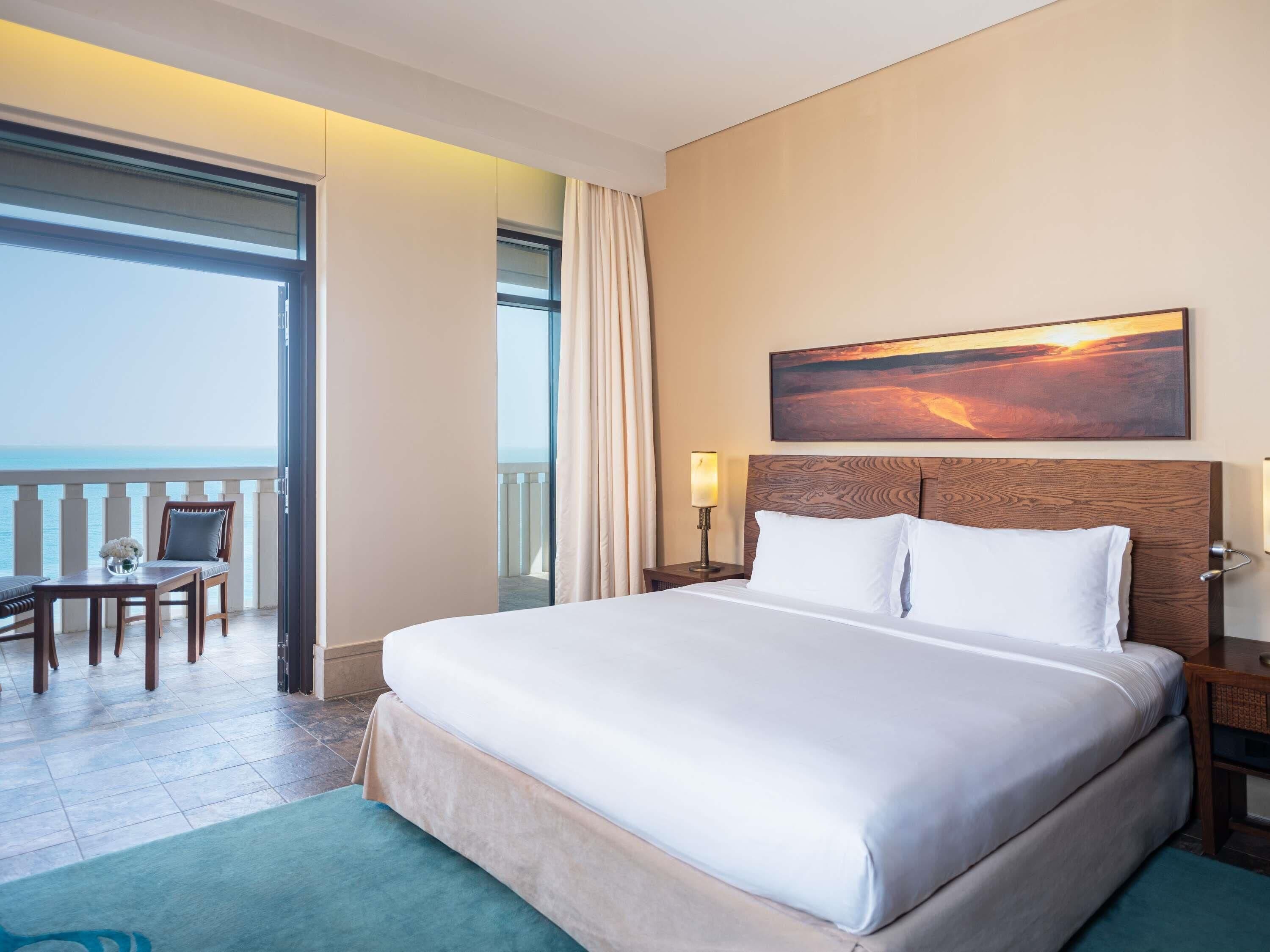 Egyptian cotton sheets, premium bedding, minibar, in-room safe