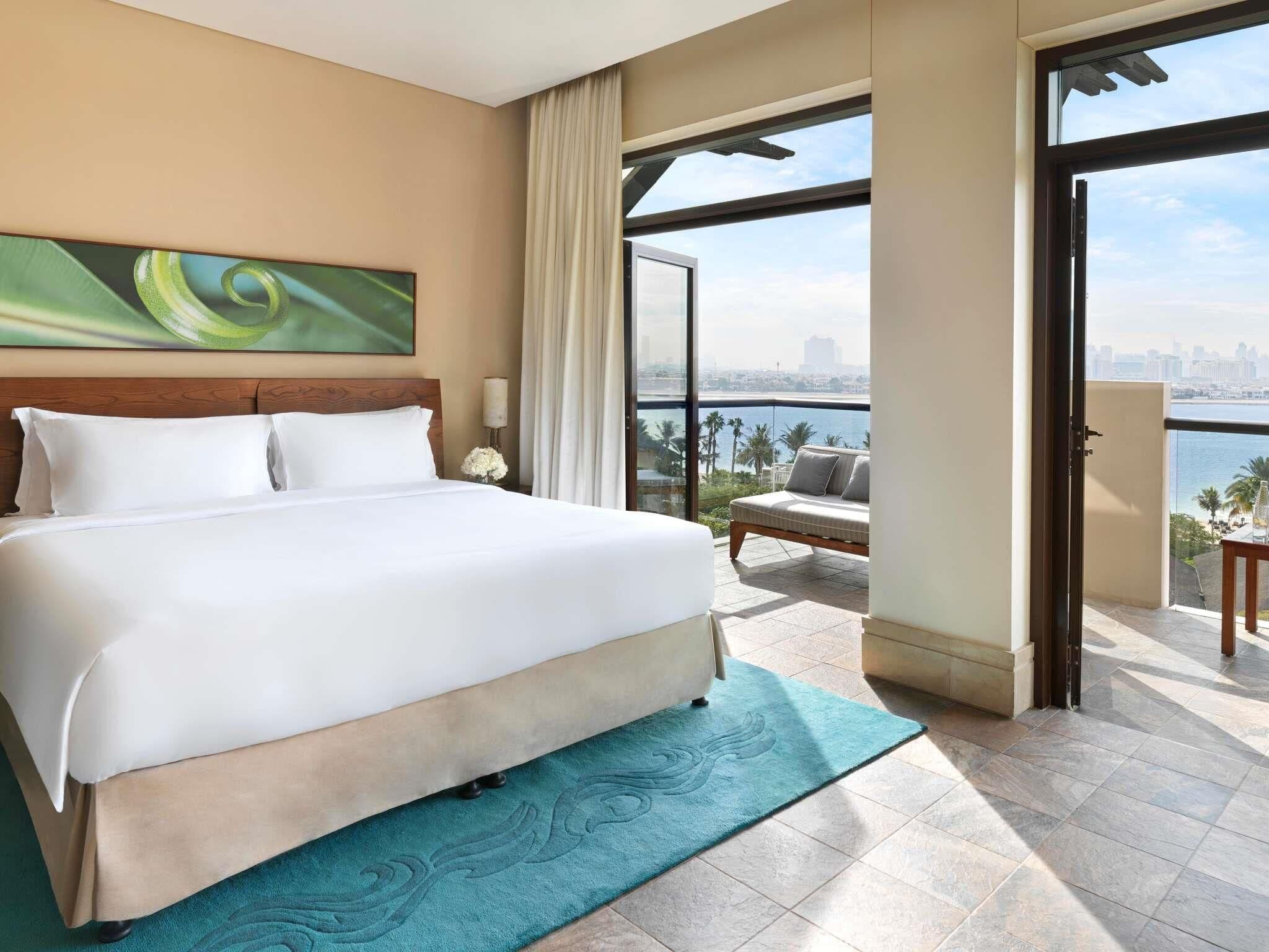 Family Apartment, 2 Bedrooms, Kitchen, Sea View | Egyptian cotton sheets, premium bedding, minibar, in-room safe