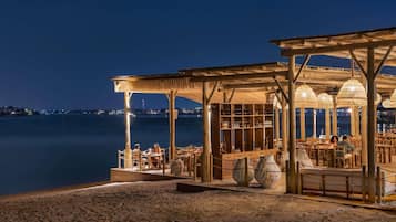 7 restaurants, breakfast, lunch, dinner served; international cuisine