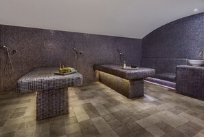 Couples treatment room(s), sauna, hot tub, steam room