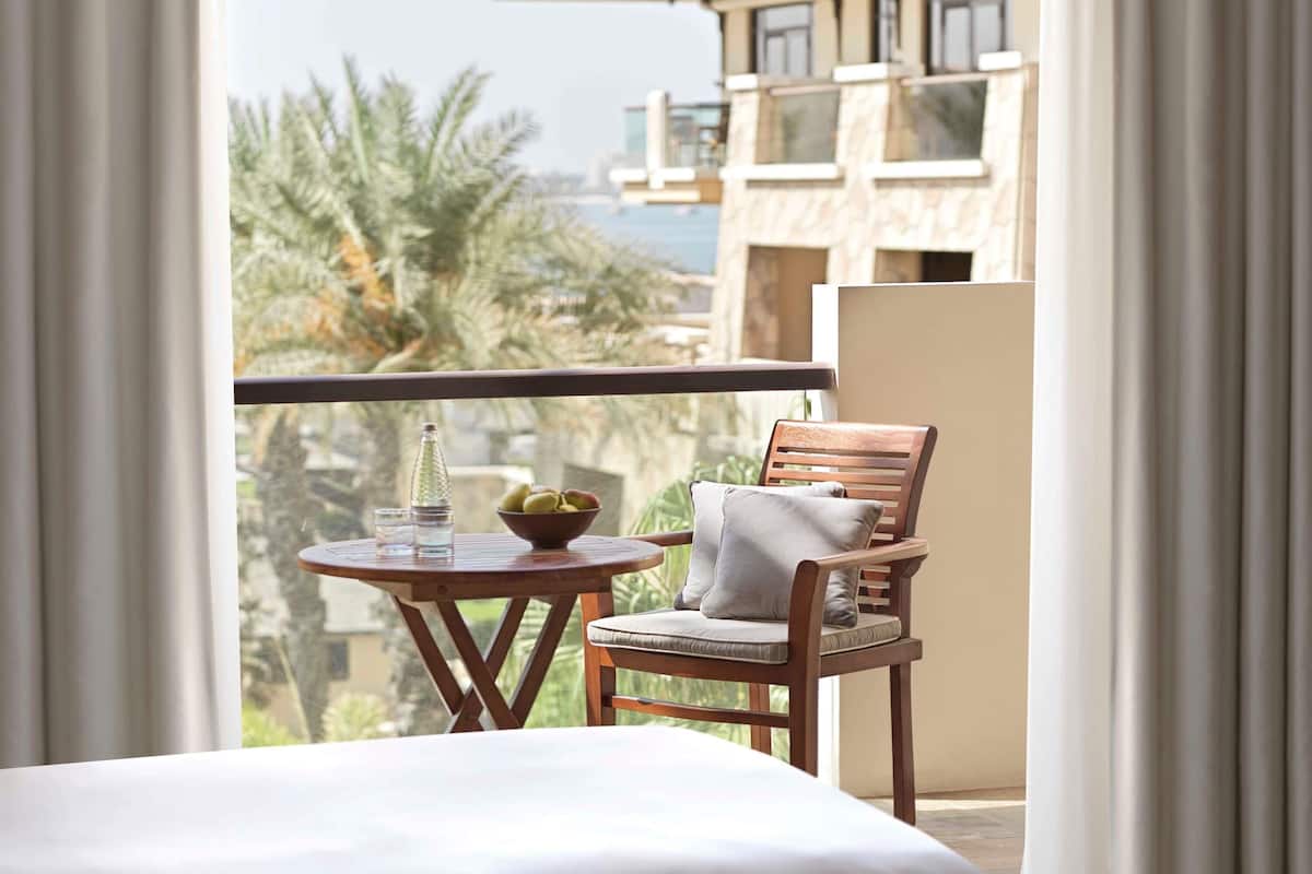 Appartement Familial, 1 très grand lit et 1 canapé-lit, cuisine, vue établissement (2 Bedrooms)