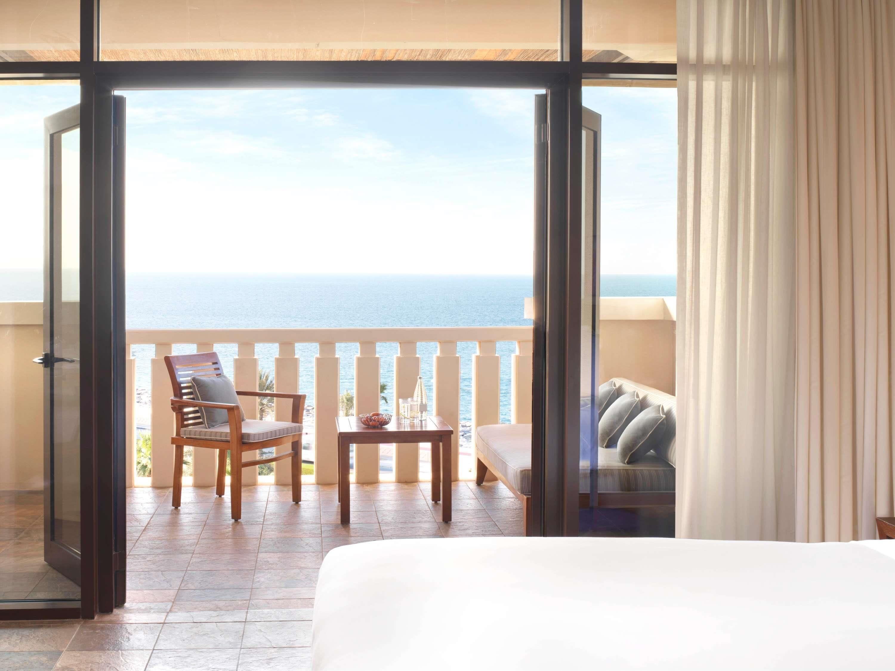 Egyptian cotton sheets, premium bedding, minibar, in-room safe