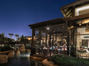 7 restaurants, breakfast, lunch, dinner served; international cuisine