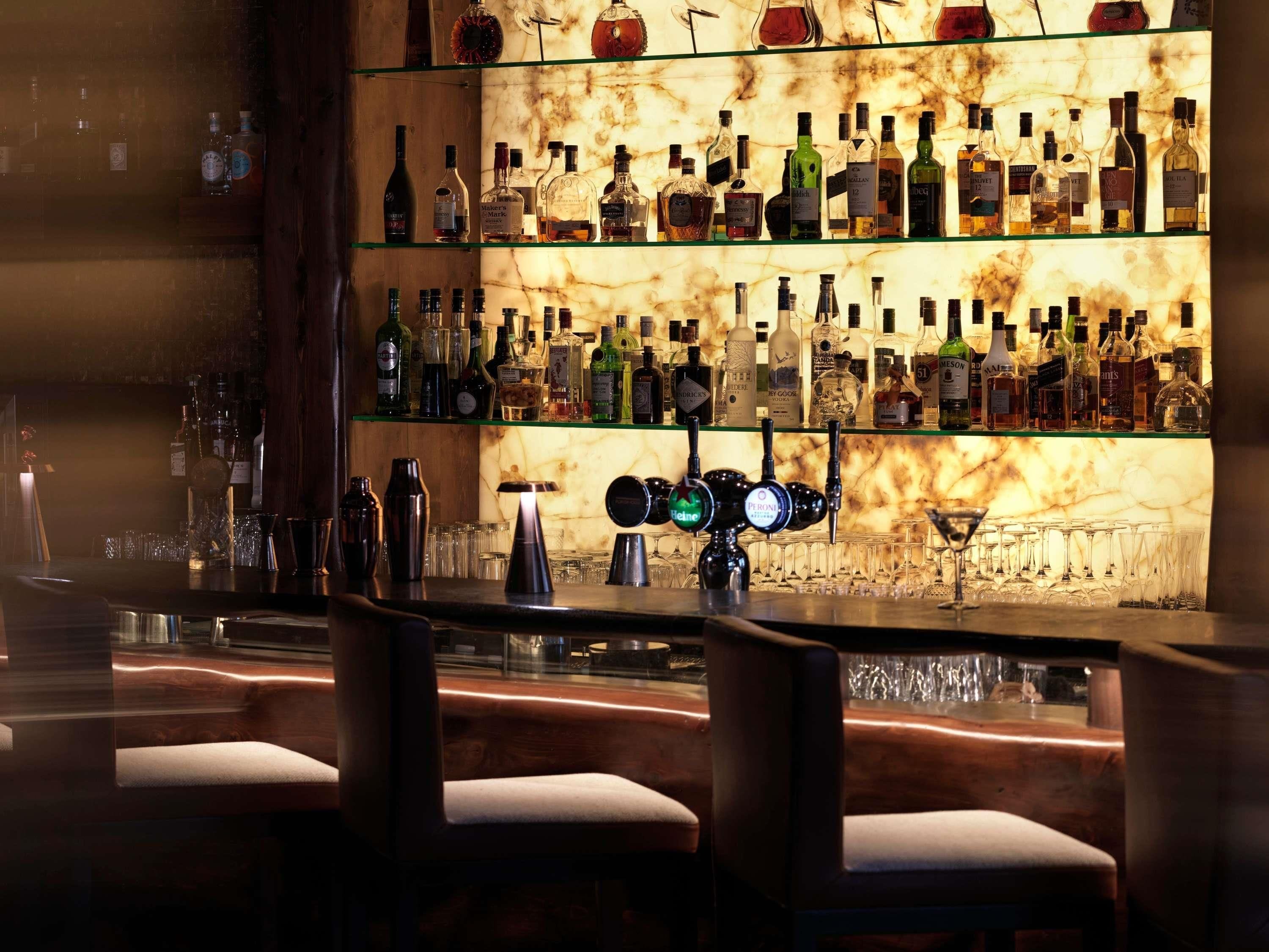 Bar (en el alojamiento)