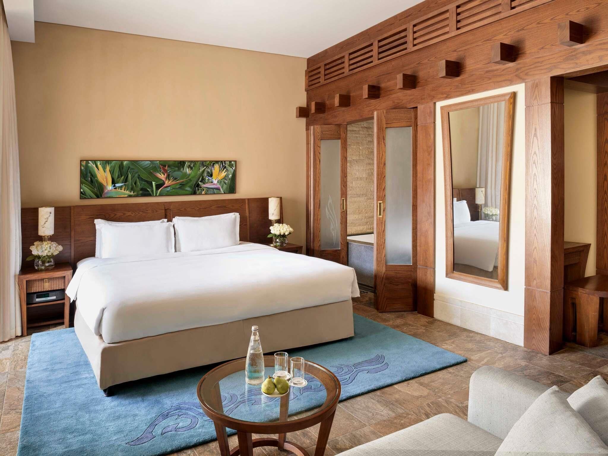 Habitación clásica | Sábanas de algodón egipcio, ropa de cama de alta calidad, minibar