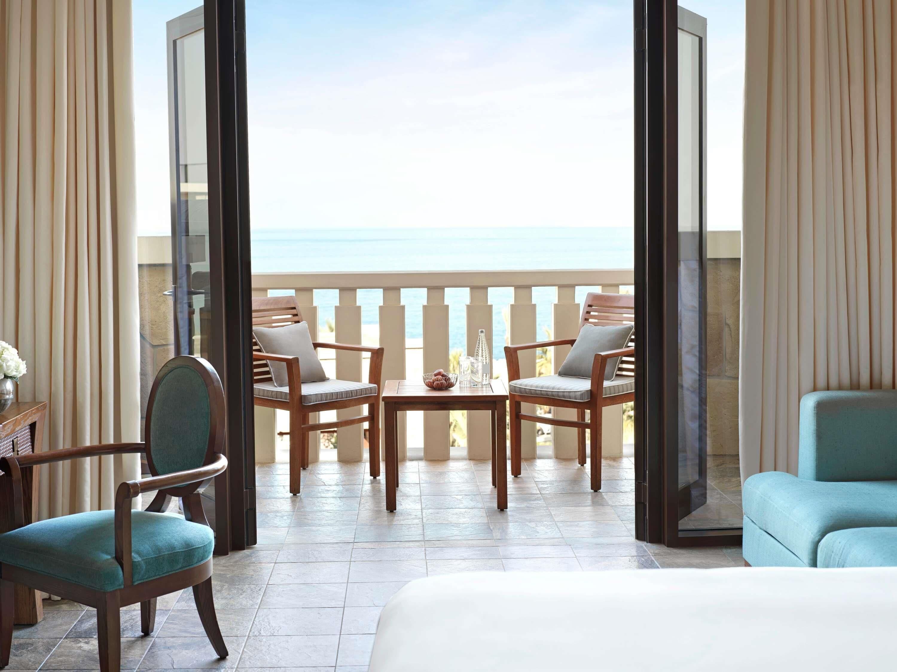 Egyptian cotton sheets, premium bedding, minibar, in-room safe