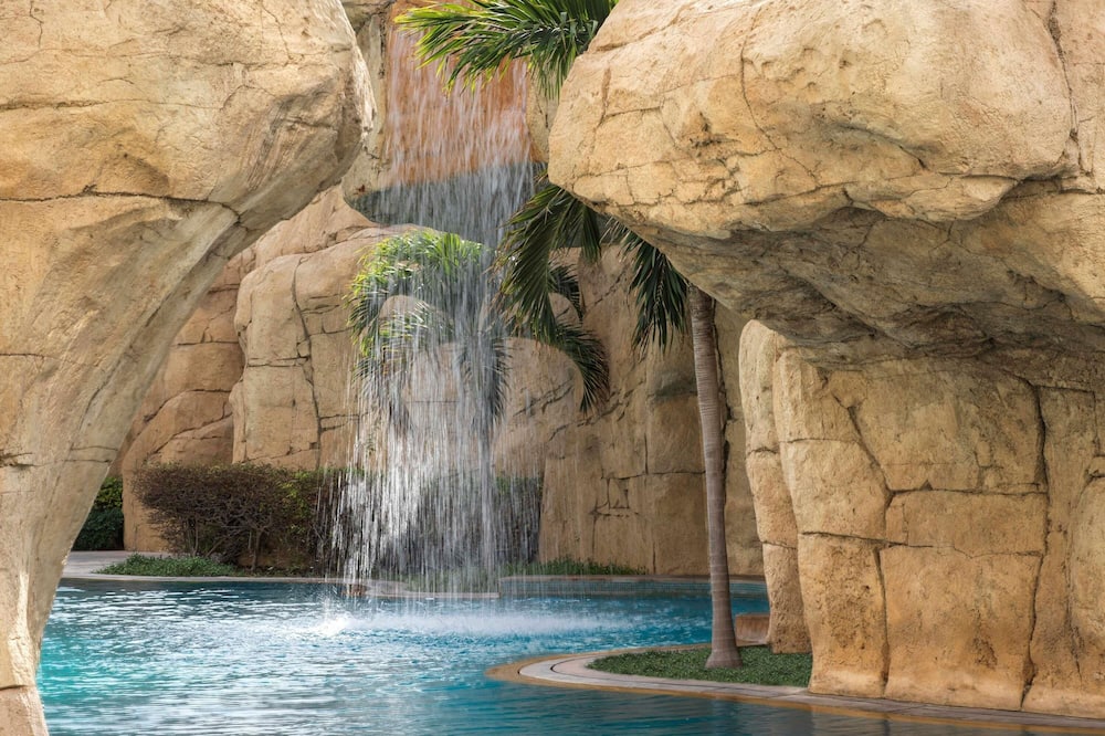 Sofitel Dubai The Palm Resort & Spa