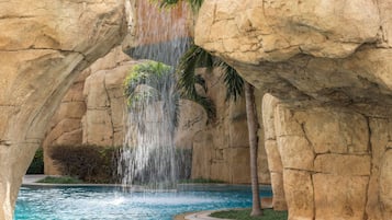 5 outdoor pools, open 9:00 AM to 6:00 PM, cabanas (surcharge)