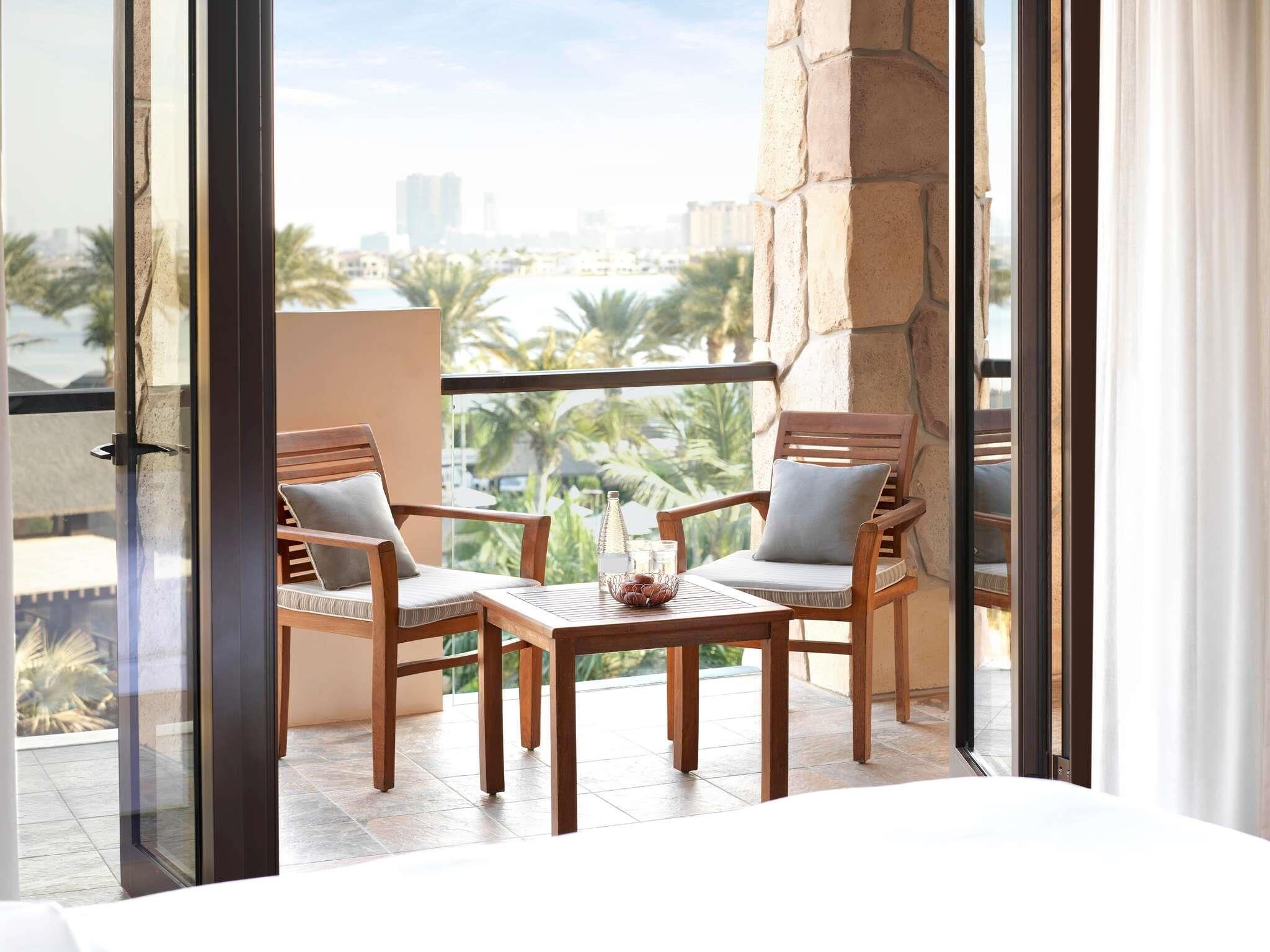 Suite Club, 1 cama de matrimonio grande con sofá cama, Acceso al salón del club (Prestige) | Sábanas de algodón egipcio, ropa de cama de alta calidad, minibar