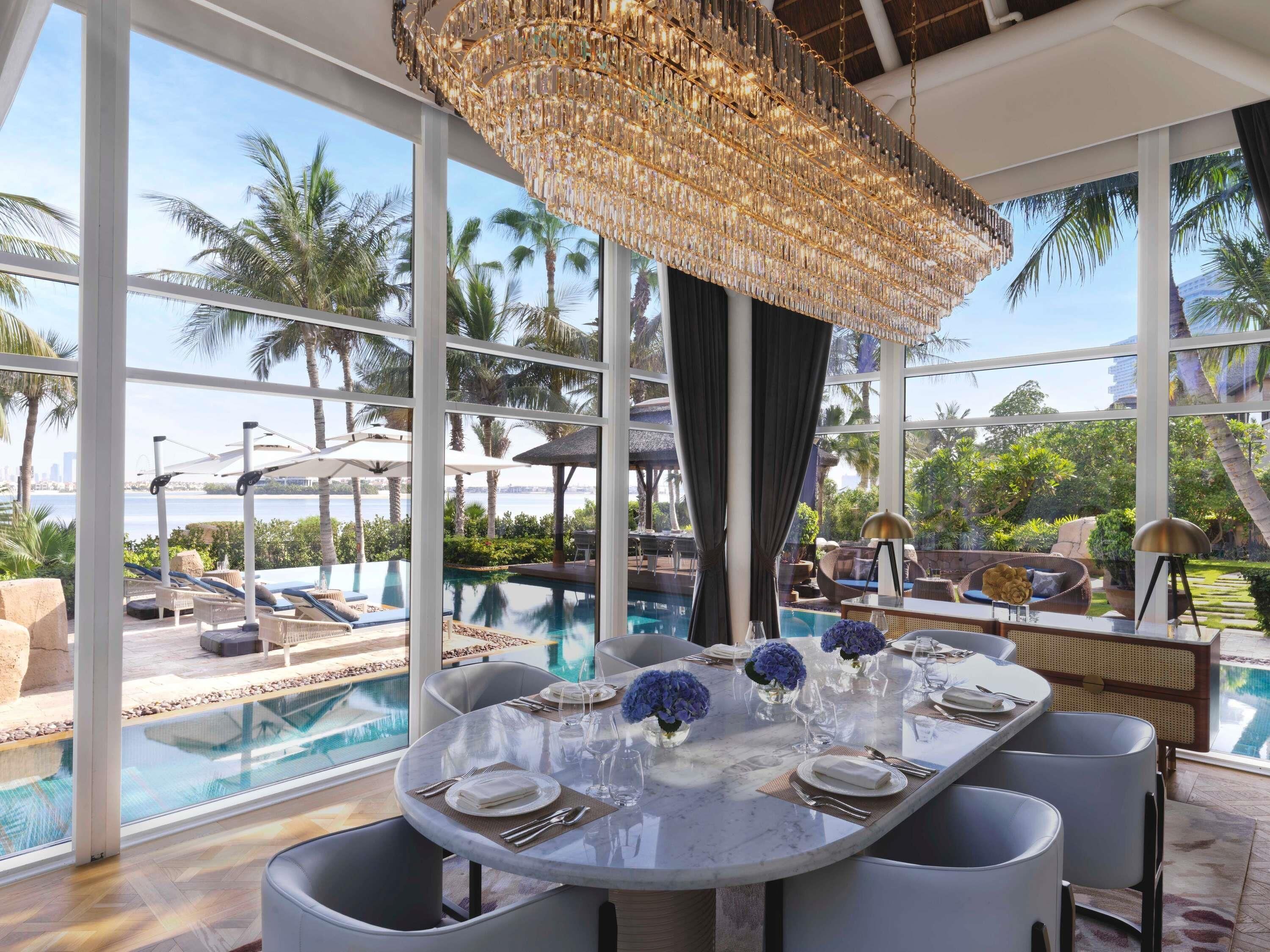 Villa Deluxe, 4 chambres, piscine privée, en bord de plage (Riviera) | Draps en coton égyptien, literie de qualité supérieure, minibar