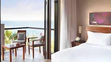 Junior Suite, 1 King Bed with Sofa bed, Balcony, Sea View (Club Access) | Egyptian cotton sheets, premium bedding, minibar, in-room safe