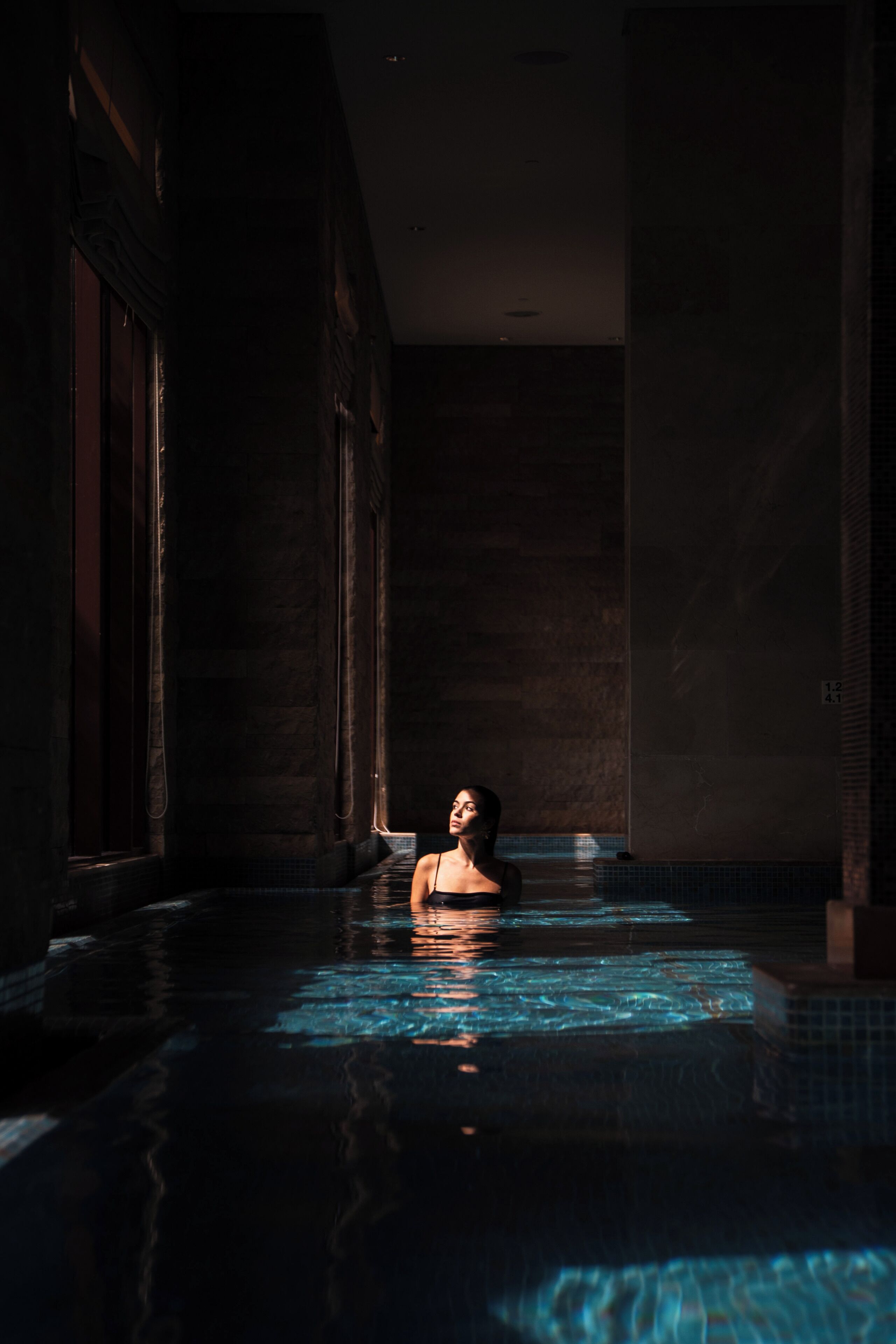 5 outdoor pools, open 9:00 am to 6:00 pm, pool cabanas (surcharge)