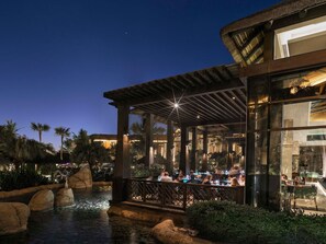 7 restaurants, breakfast, lunch, dinner served; international cuisine