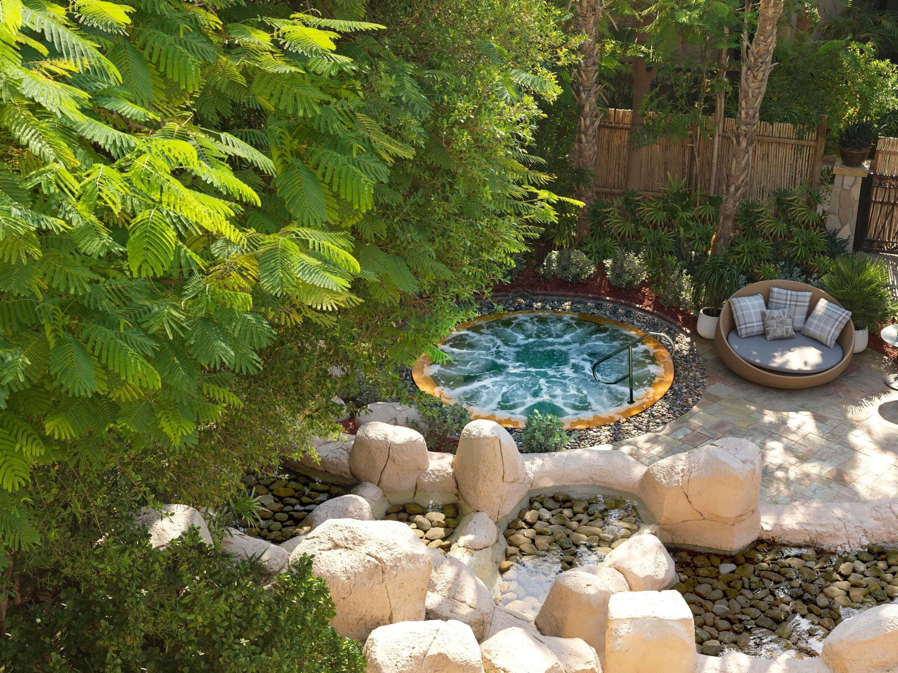 Egyptian cotton sheets, premium bedding, minibar, in-room safe