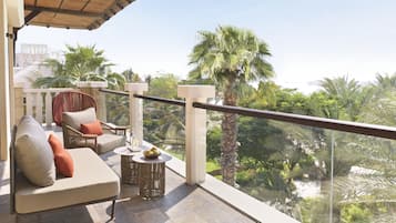 Signature Suite, 1 King Bed with Sofa bed, Sea View (1 bedroom - Palm), Adults Only | 客房景觀