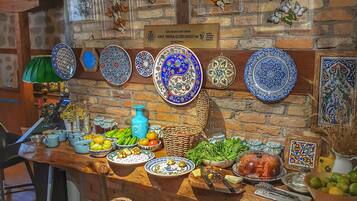 Ilmainen päivittäinen buffetaamiainen