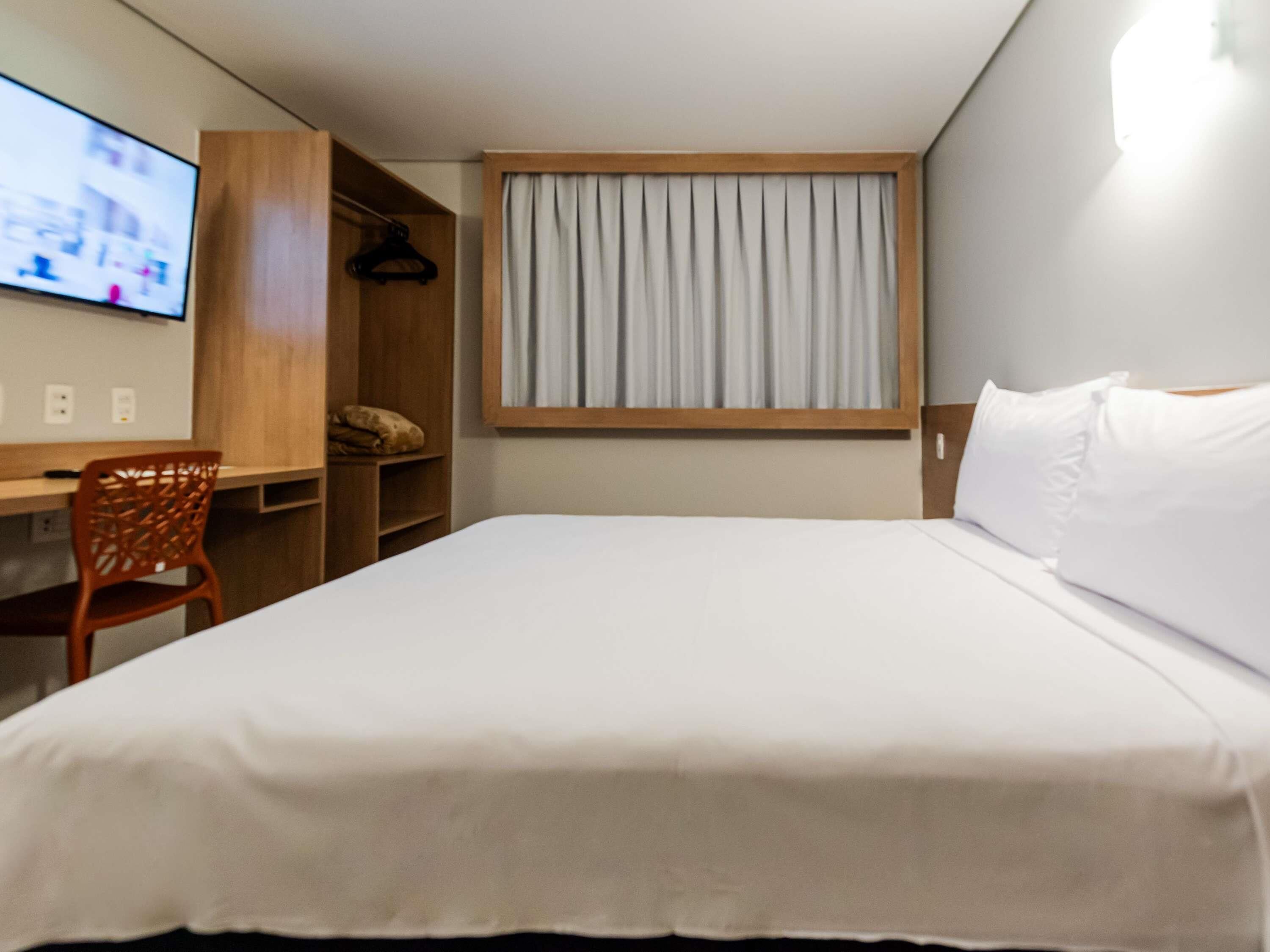 Departamento estándar, 1 cama matrimonial | Minibar, caja de seguridad en la habitación y escritorio 
