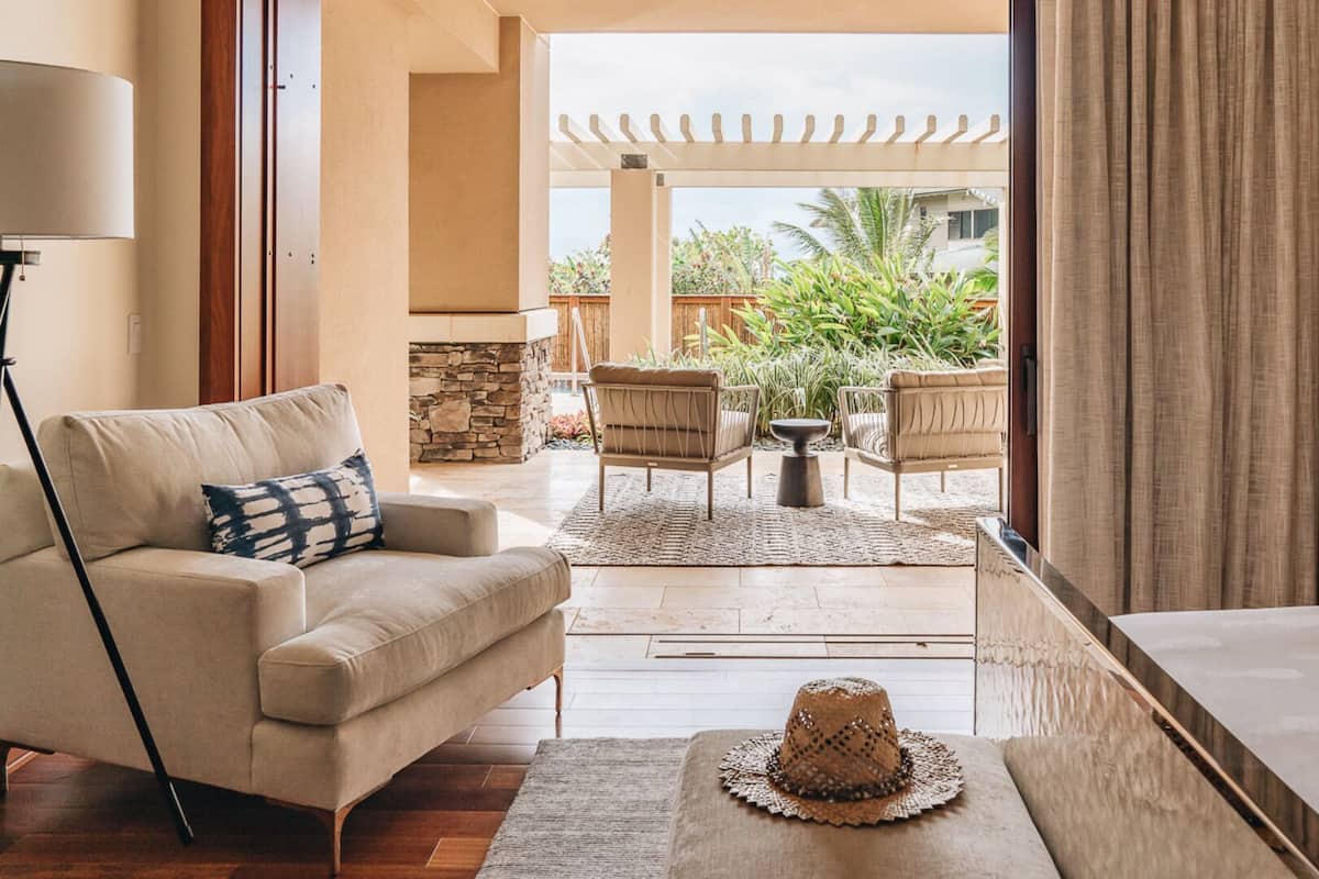 Grand Residence, 3 bedrooms, Kitchen, Garden View | Living area