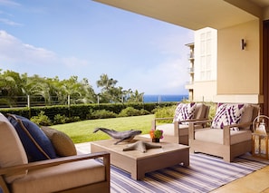 Grand Residence, 3 bedrooms, Partial Ocean View | 高級寝具、セーフティボックス (室内)、デスク、ノートパソコン用作業スペース