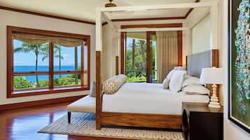 Sengetøy av topp kvalitet, safe på rommet og skrivebord