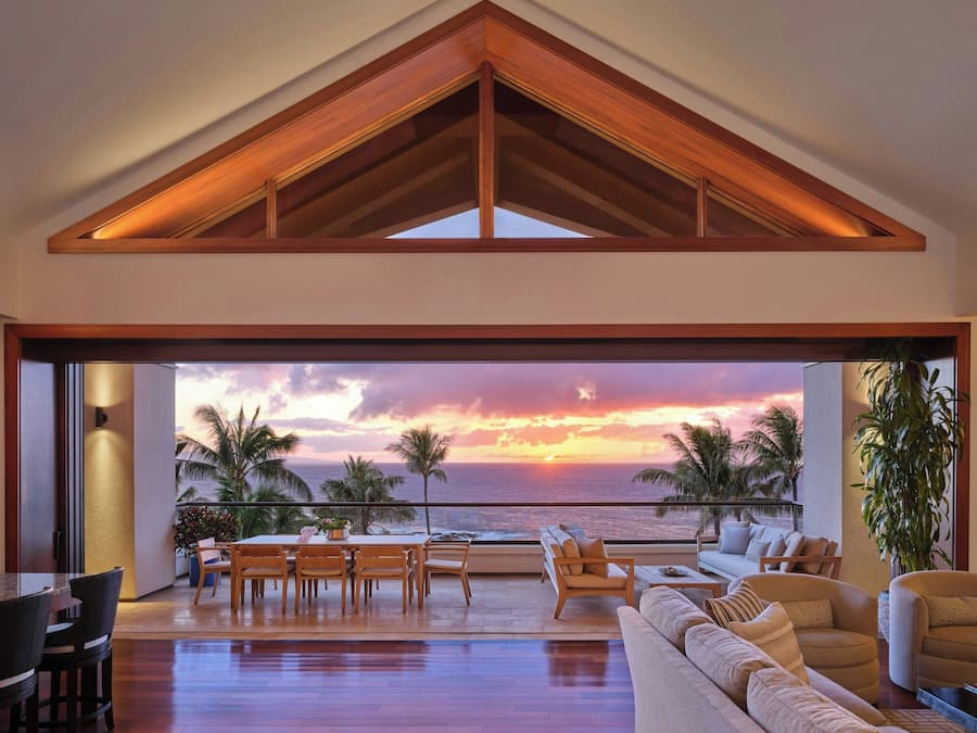 Quarto, várias camas, vista para o oceano | Sala de estar | TV LCD, DVD player, dock para iPod