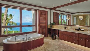 Premier Room, 4 Bedrooms, Lanai | Bathroom