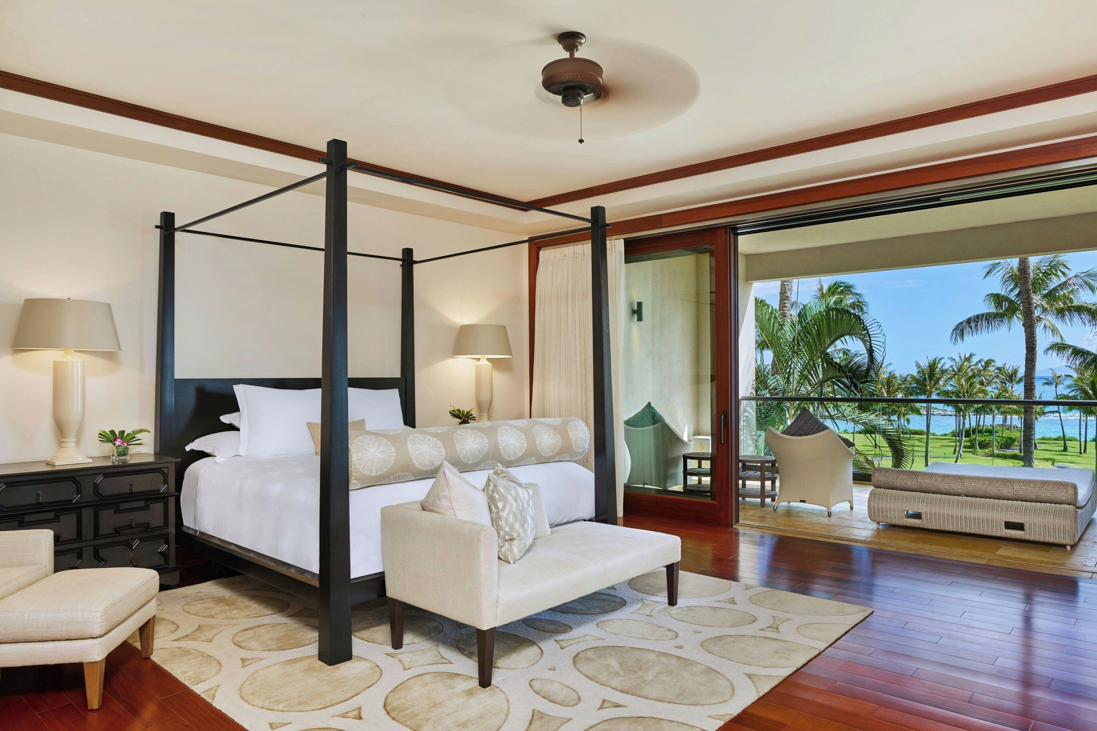 Premium bedding, in-room safe, desk, laptop workspace