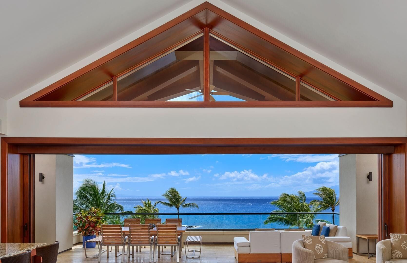 Premium bedding, in-room safe, desk, laptop workspace