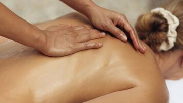 Sauna, hot tub, steam room, body treatments, aromatherapy