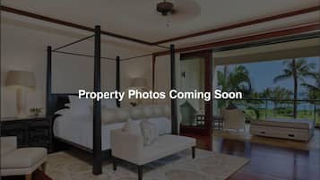 Premium bedding, in-room safe, desk, laptop workspace