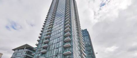 2 bedrooms, desk, soundproofing, iron/ironing board